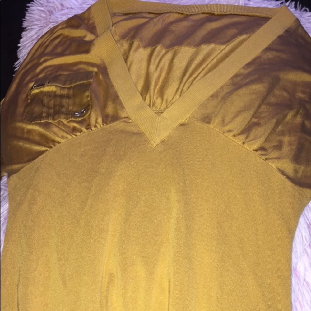 Mustard top